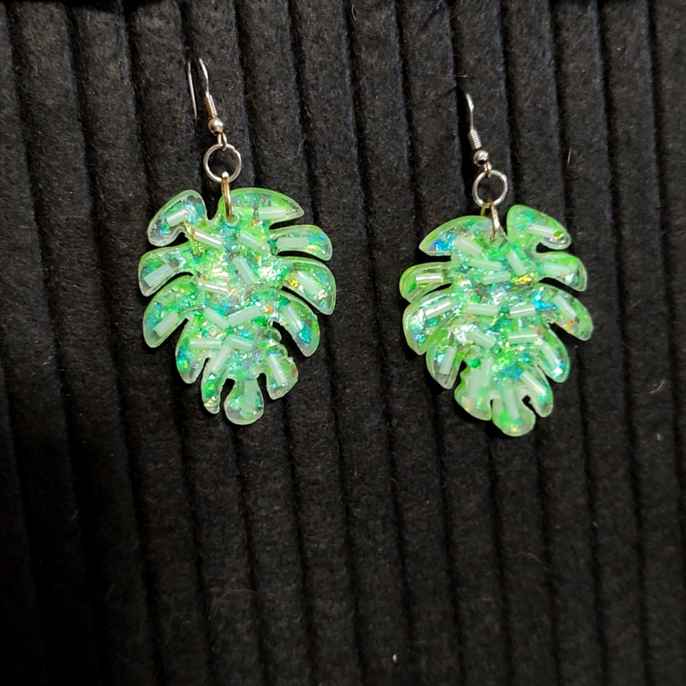 🏵️Handmade Resin Earrings